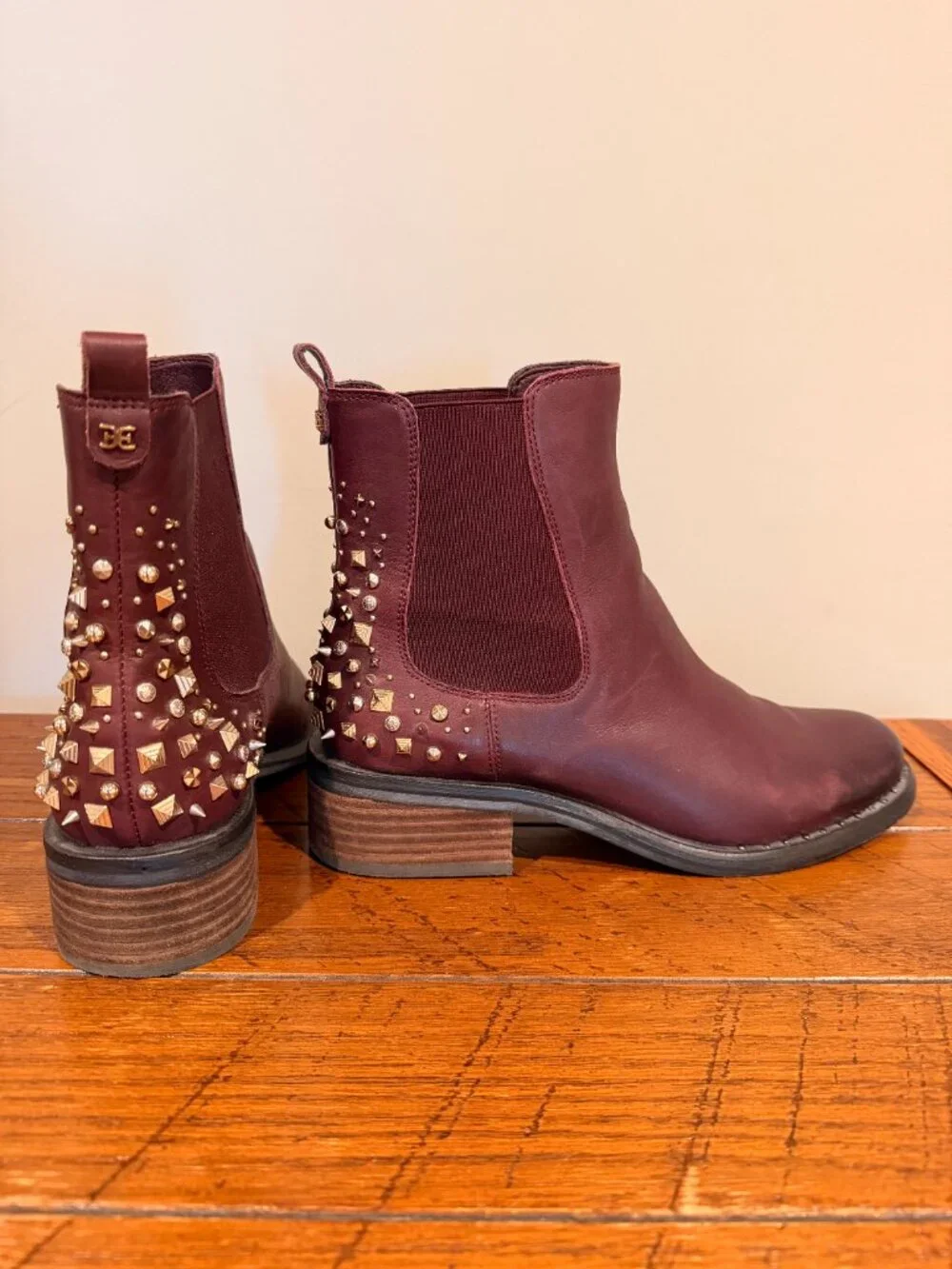 Sam Edelman Studded Dover Embellished Chelsea Bootie Burgundy Leather Size 8.5 M